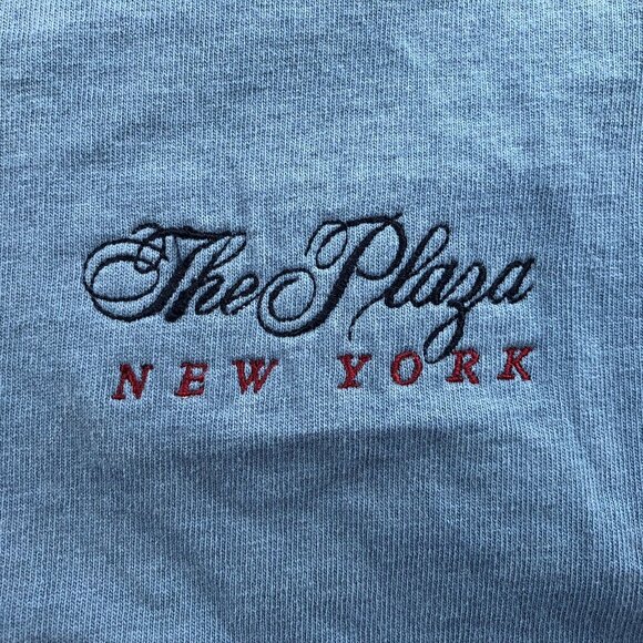 The Plaza New York T-Shirt Large Short Sleeve Casual Blue - Picture 4 of 9